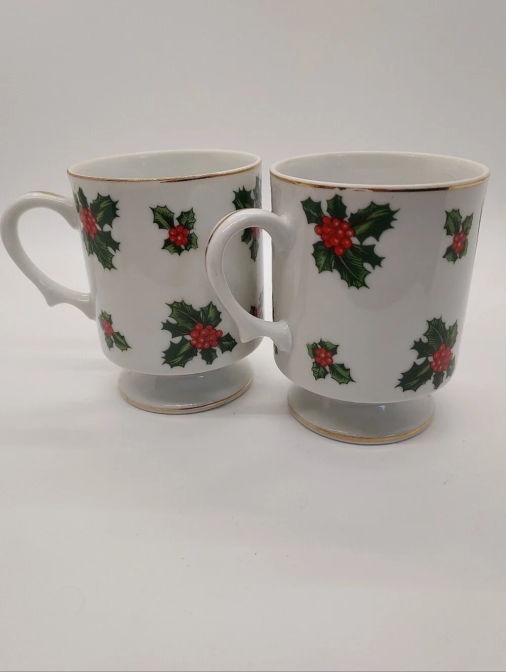 Vintage Lefton 8oz Christmas Holly Berry Footed Porcelain Coffee Mug Cups (2)